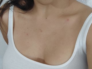I Am A Brunette And A Camwhoring Seductive Honey Is What I Am