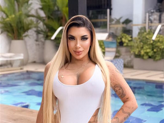 Only water can keep me this cool. 😏