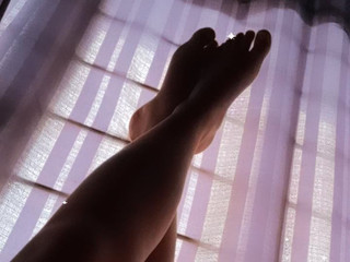 🖤 Caught myself staring 😌