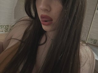 People Call Me Elizkins And My Age Is 19 Yrs Old! I'm A Sex Cam Gorgeous Female