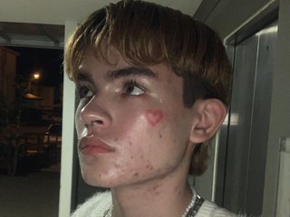 I Live In Bogota And At BongaCams People Call Me Angeloo18