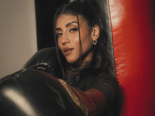 Strength in my body, fire in my eyes♥