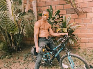 People Call Me Brawon-latino27, I Am A Brunette