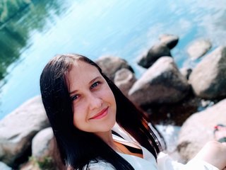 I Am A Brunette And A Live Chat Cute Woman Is What I Am 2