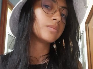 I Am A Brunette And I'm A Webcam Alluring Sweet Thing 2