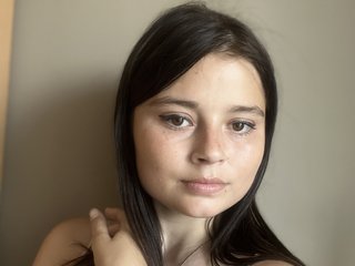 I'm A Sex Cam Charming Chick And My Age Is 18 Years Old And I Am A Brunette