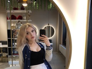 A Sex Webcam Suave Babe Is What I Am! My Name Is AlexandraVibe, 23 Is My Age