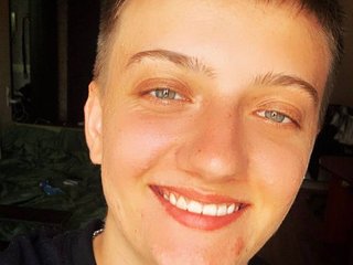 I Am A Brunette, I'm 19 Years Old, I'm A Sex Webcam Desirable Gal