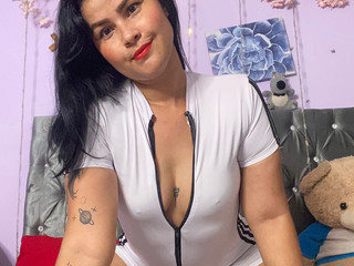 Aisha is very horny, wants to have fun 🥵