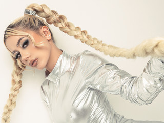 SILVER GLAMOUR