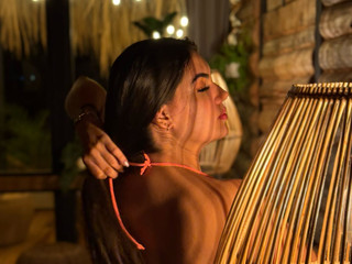 Tropical Allure 🍑