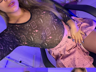 my pretty pink skirt