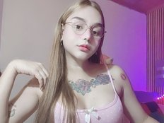 IM_YOUR_QUEEN's avatar