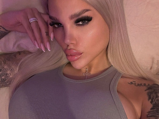 It is sexy here or is it just me ? 😍🥰