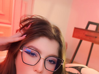 Sexy doll always willing to please u ♥