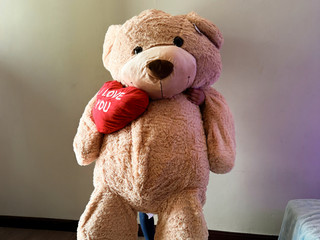 They gave me this nice gift, it's very big hehe