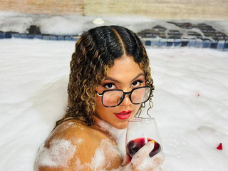 Losing me between bubbles and temptations🔥