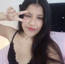 petite-paola