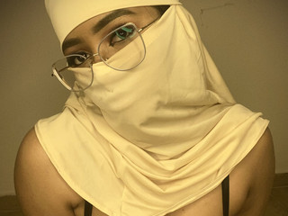 Habibi, Obey Me 🖤💄