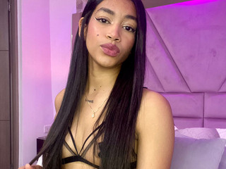 schoolgirl waiting for u 🔥