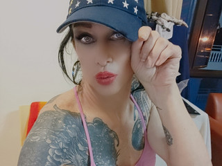 Many pictures of Akira