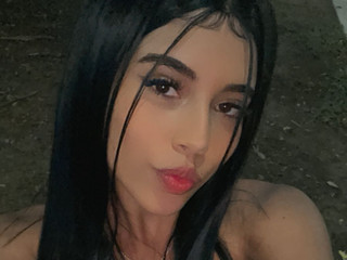 Elegance with a hint of trouble 😏