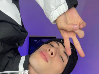 EHEY IM NEW HERE