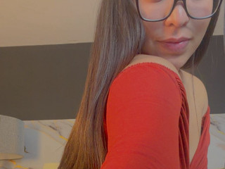 CUTE SECRETARY