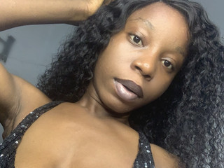 Dont u wanna play naughty with me😍😈