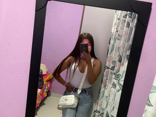 🌸 Just casually stealing attention 💋