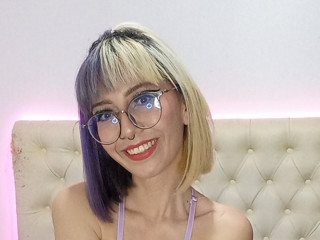 Mia 💜🤍