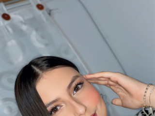 Mía🍒