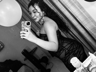 B&W