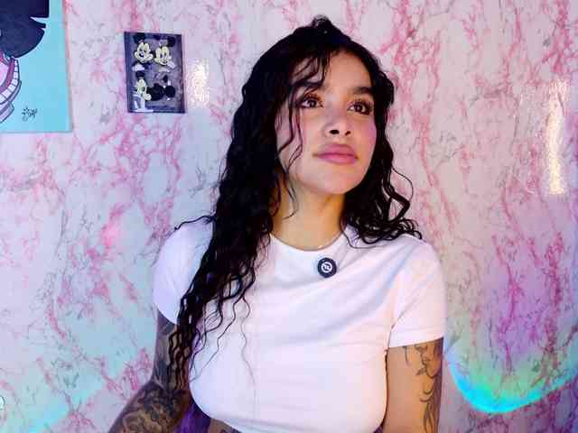 laurencamila1
