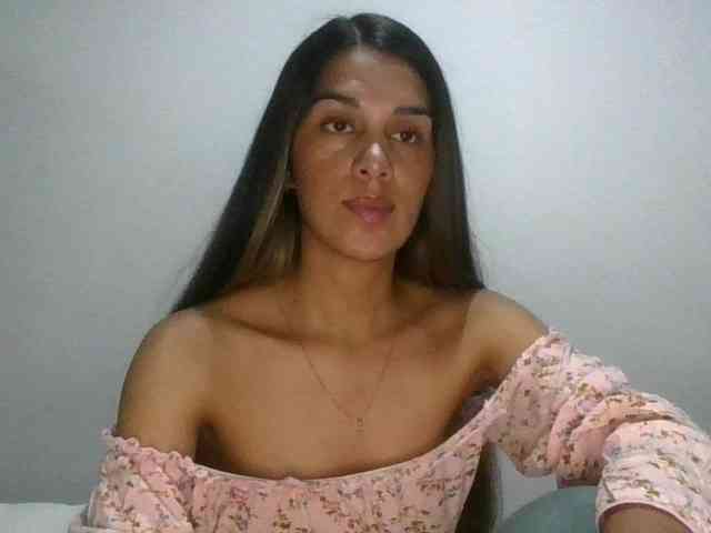 JuanaBrunette