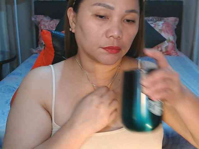 AsianHotMama143