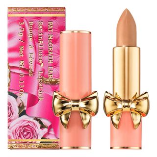 Soft Lipstick for kissable lips