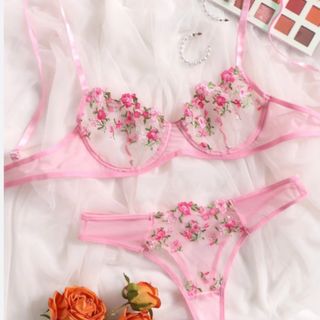 Lingerie pink