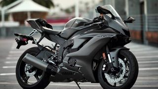A bike YZF R6