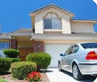 Una casa y un carro