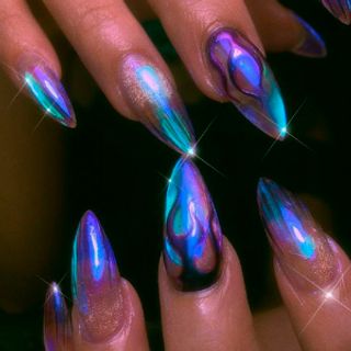 MANICURE